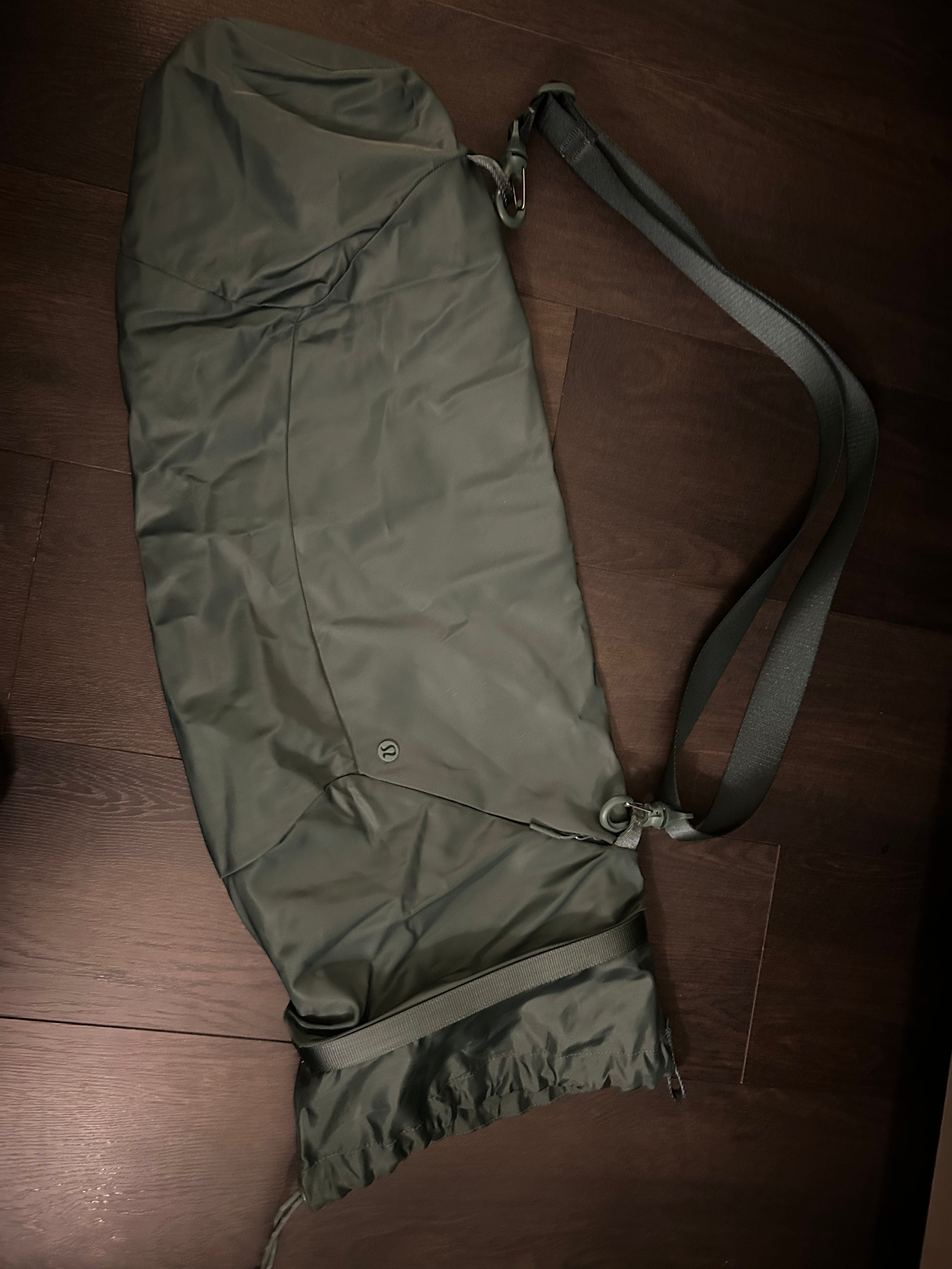 Lululemon Yoga Mat Bag – Dark Jade Green – Excellent Pre-Owned Condition