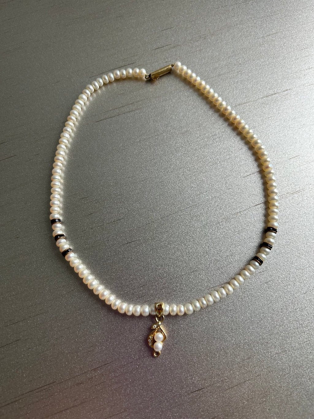 Vintage Pearl & Black Garnet Accent Necklace – Gold-Plated Paisley Flower Drop Pendant