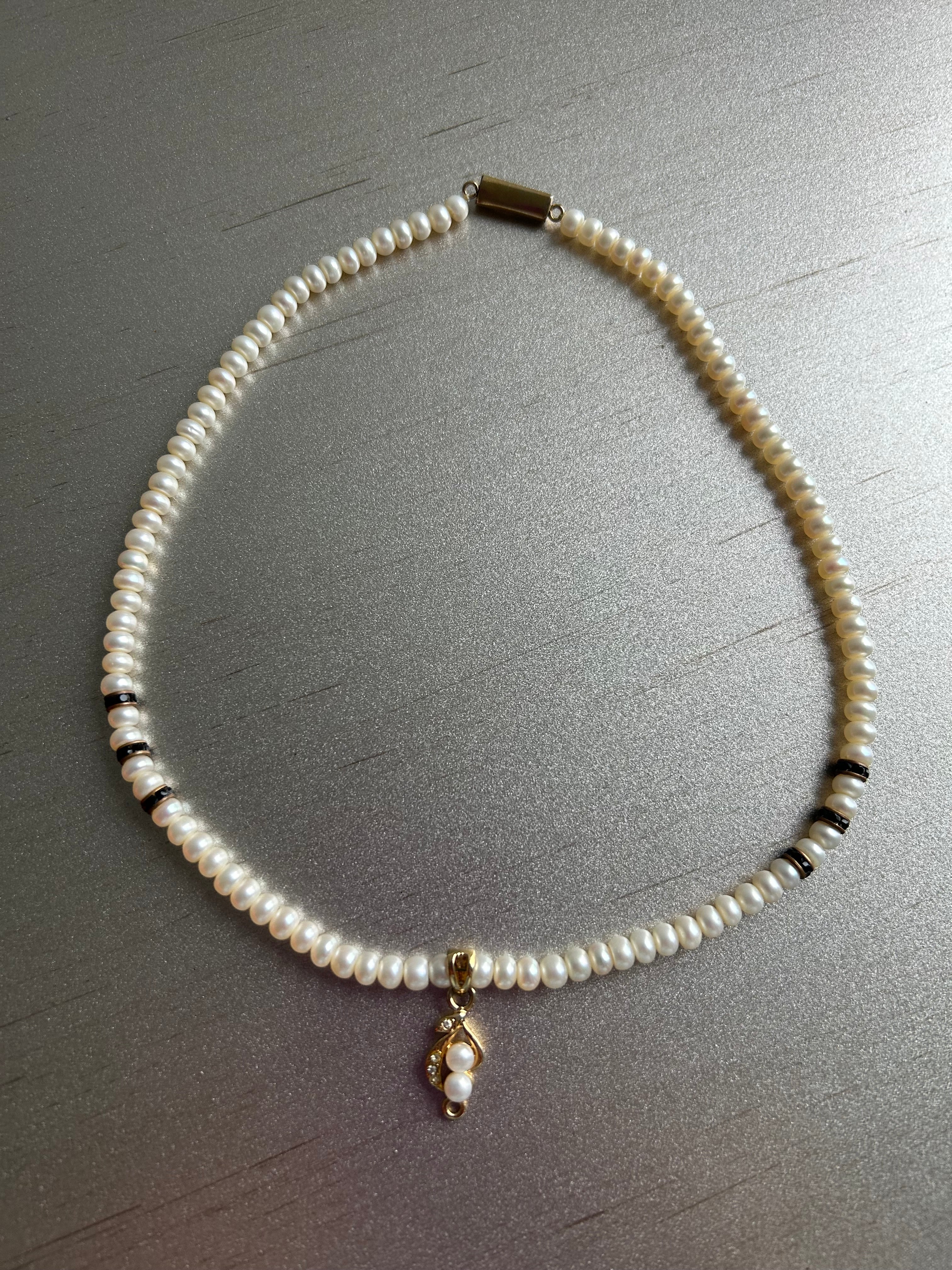 Vintage Pearl & Black Garnet Accent Necklace – Gold-Plated Paisley Flower Drop Pendant