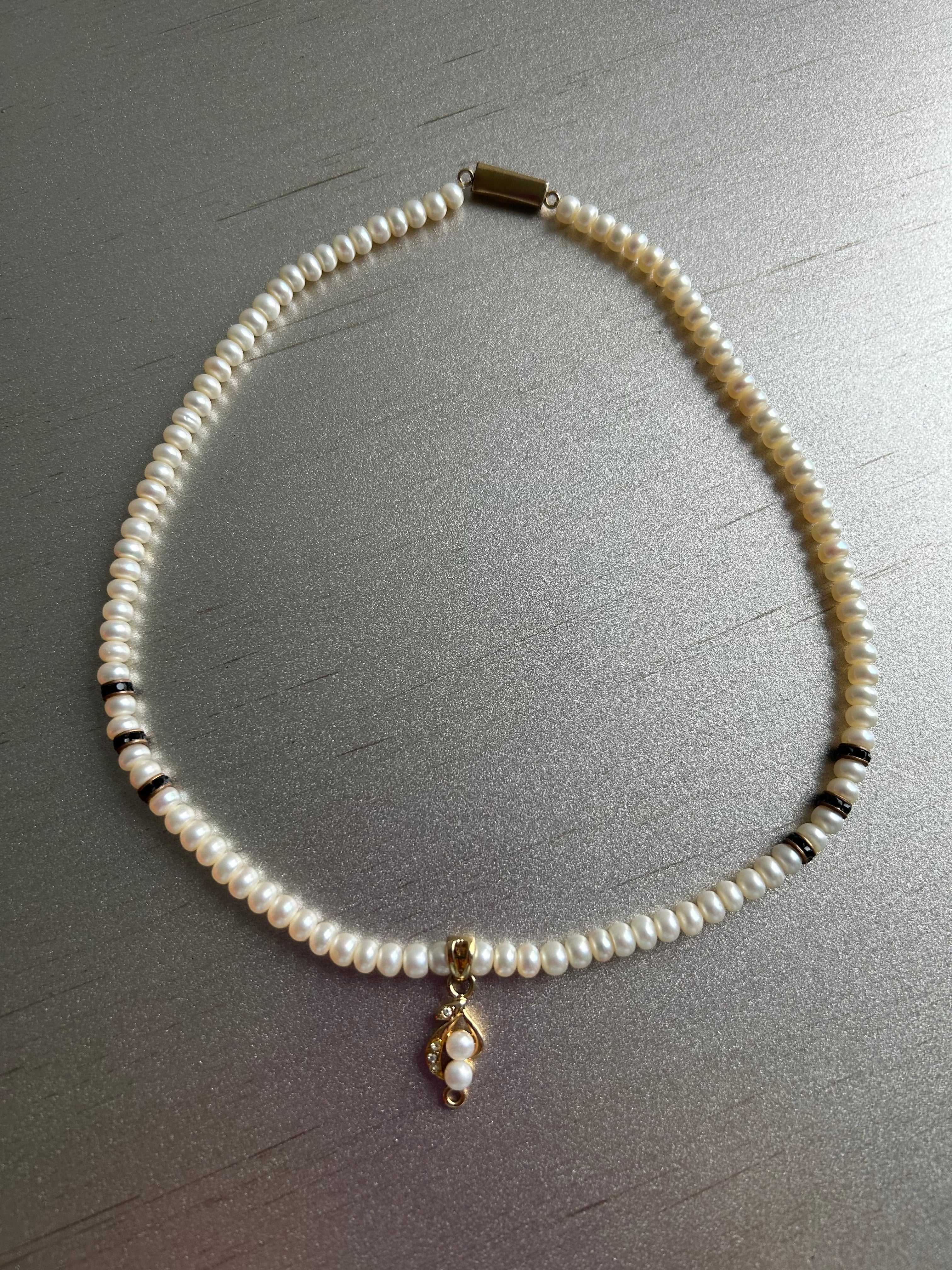 Vintage Pearl & Black Garnet Accent Necklace – Gold-Plated Paisley Flower Drop Pendant