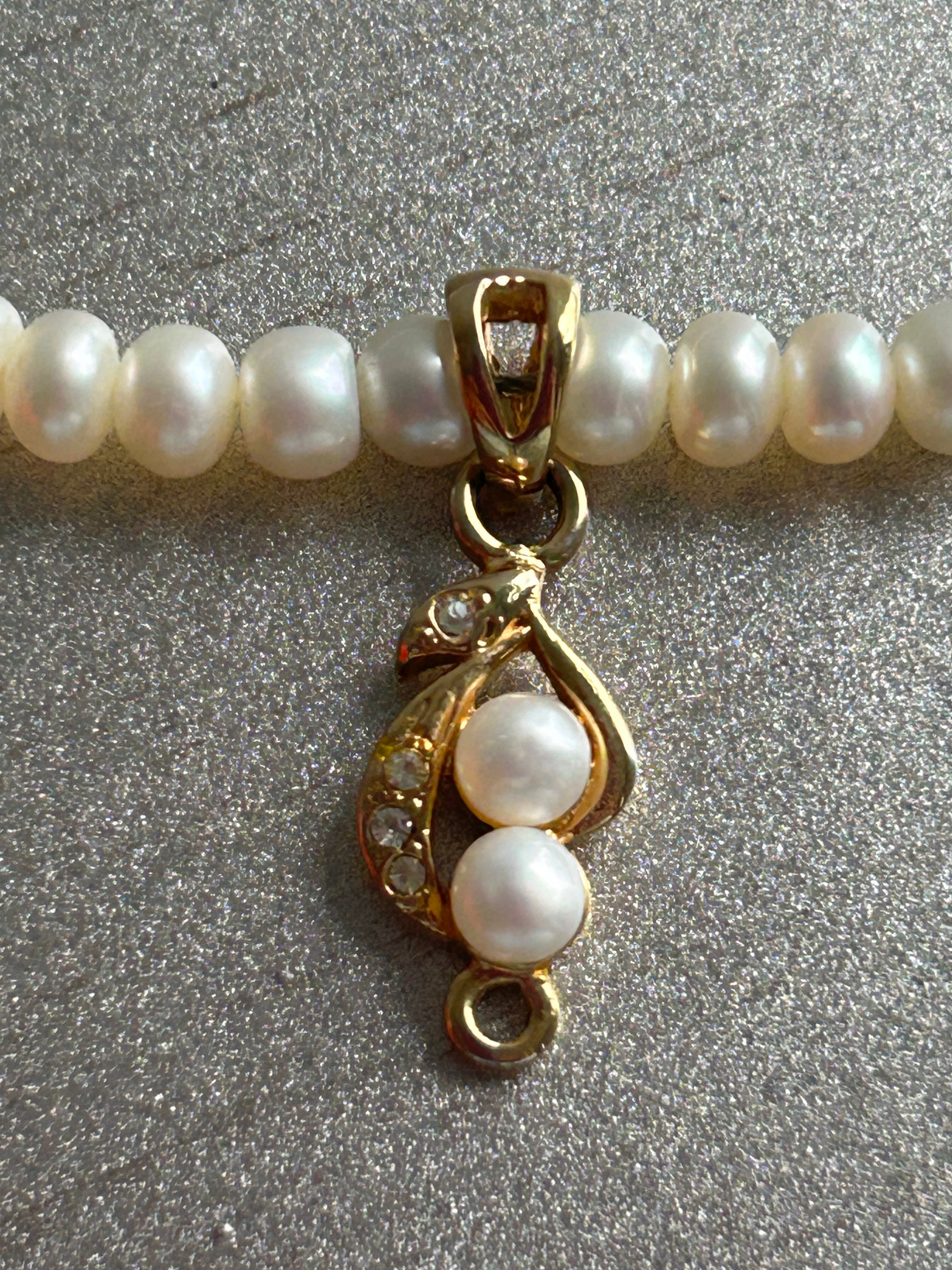 Vintage Pearl & Black Garnet Accent Necklace – Gold-Plated Paisley Flower Drop Pendant