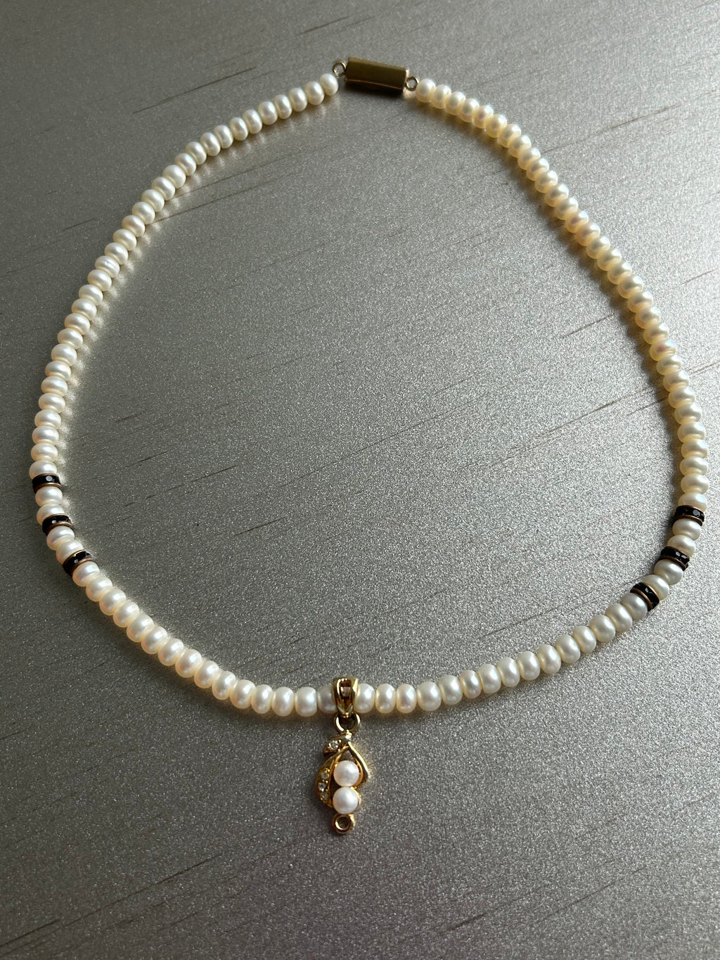 Vintage Pearl & Black Garnet Accent Necklace – Gold-Plated Paisley Flower Drop Pendant