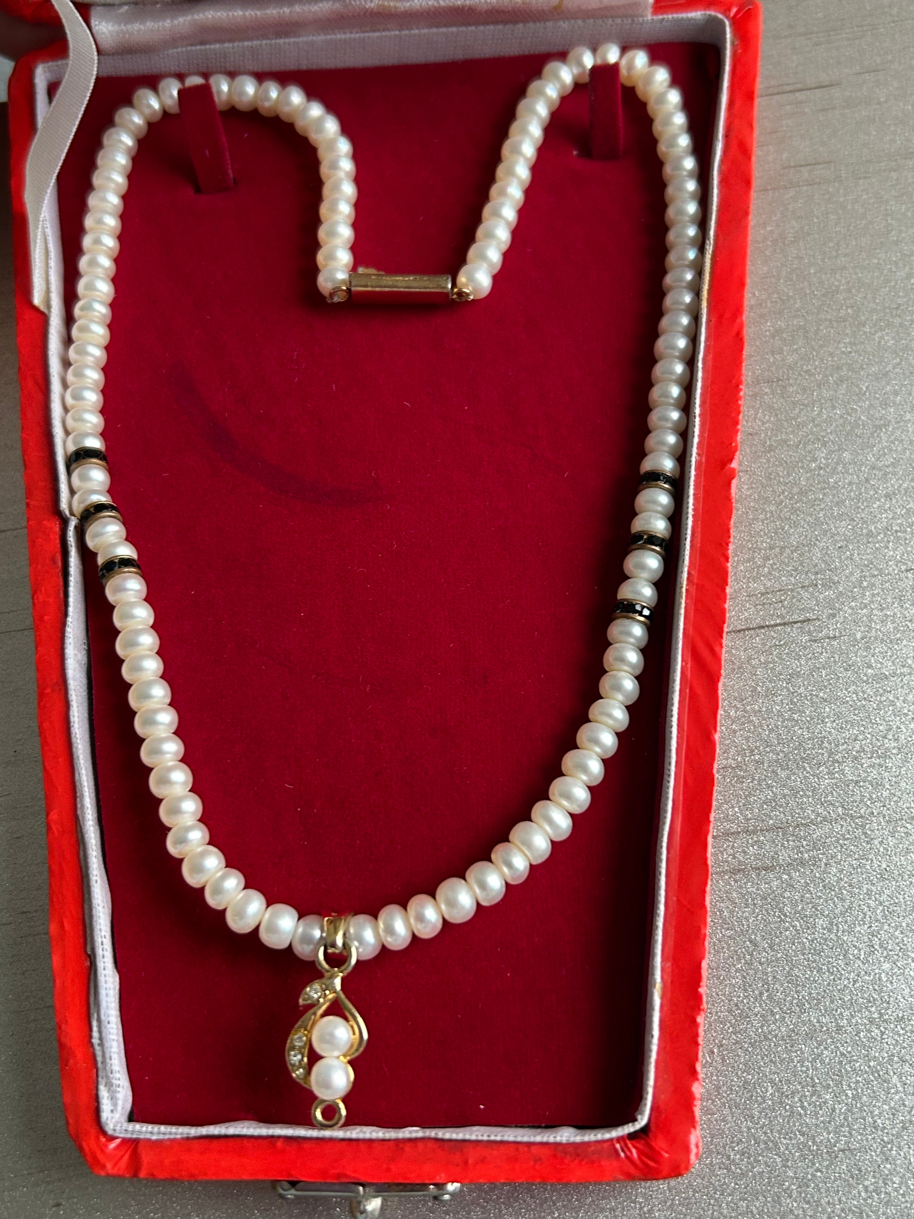 Vintage Pearl & Black Garnet Accent Necklace – Gold-Plated Paisley Flower Drop Pendant