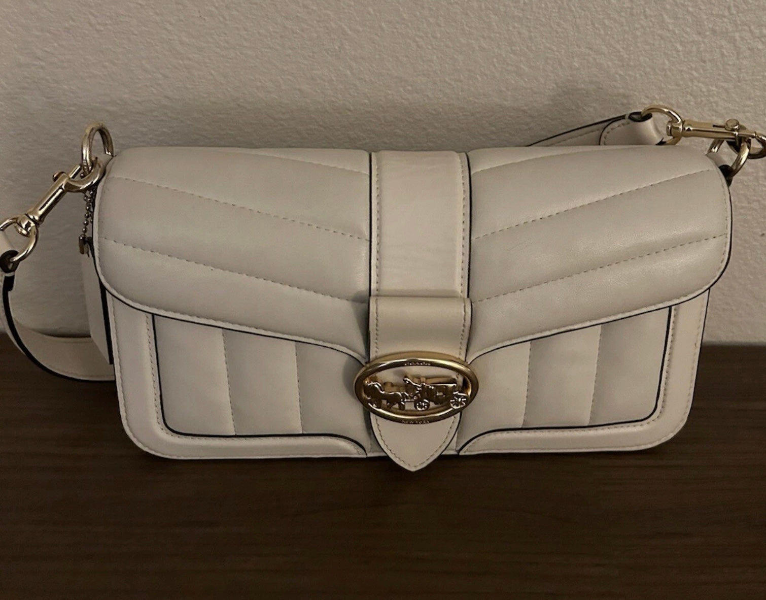 Authentic Coach Quilted Leather Shoulder Bag – Chalk/Cream – Excellent Pre-Owned Condition