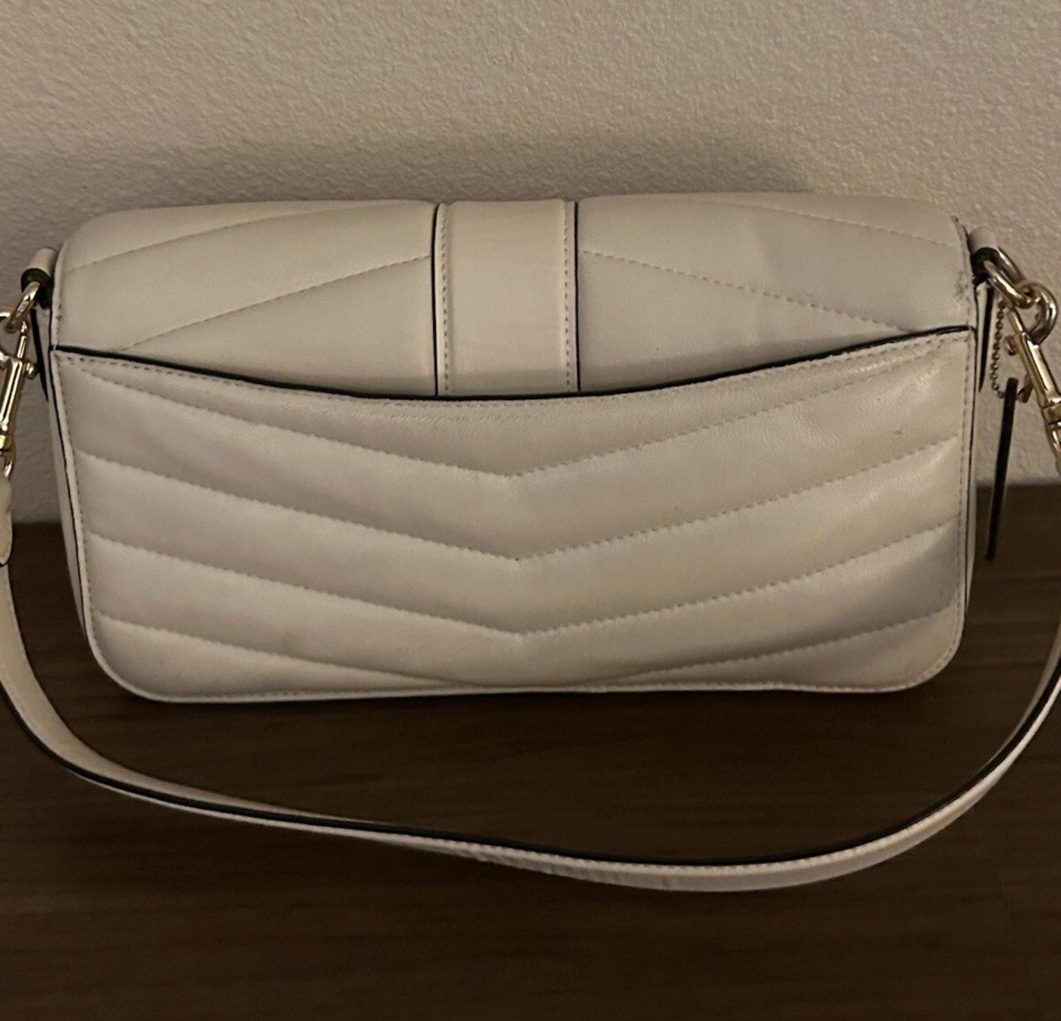 Authentic Coach Quilted Leather Shoulder Bag – Chalk/Cream – Excellent Pre-Owned Condition